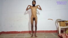 Putar Sesi Yoga Eksplisit Rajeshplayboy993 Cowok Berbulu India Kurus dengan Kontol Besar yang Belum Dipotong