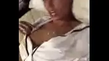 Oynat O görünüyor çok sıcak alay onu göt üzerinde camwhoreonline