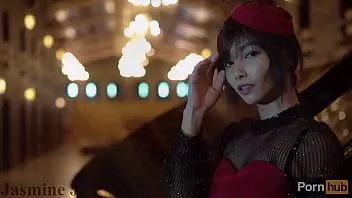 播放 Jasmine j - 为我暗恋这个圣诞节 - 亚洲青少年