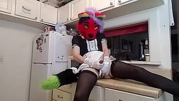 play Masturbasi sendirian dengan pembantu berbulu femboy