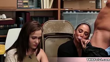 تشغيل Peyton و Sienna ضبطوا في السرقة والآن كلاهما يجب أن يعطي رأسًا وجملًا