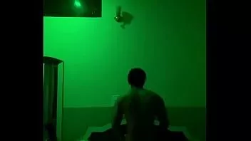 play Pokój hotelowy z dziewczyną z najseksowniejszym jękiem w historii?
