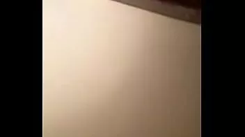 Reproducir Chica nerd mostrando sus tetas en ameporn privado