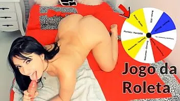 play Koło gry erotycznej, dokuczanie gorącej brunetki, taniec, twerkowanie jej dużym tyłkiem za to, że spuszczasz się tak mocno, Twoim wyzwaniem jest nie dochodzić, ośmielę się wygrać!!!!