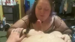 play La moglie BBW non ne ha mai abbastanza del cazzo enorme di suo marito