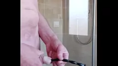 চালান একটি হট বাঁড়ার জন্য প্রস্তুত হন: নগ্ন এবং কামানো অপেশাদার