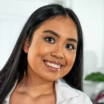 Pornoster Luna Mills