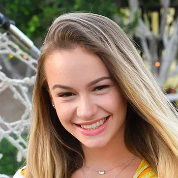 পর্নস্টার Naomi Swann